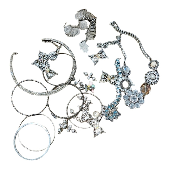 Recyclables Silver-Tone Jewelry with Crystal Stones. - Picture 5 of 7